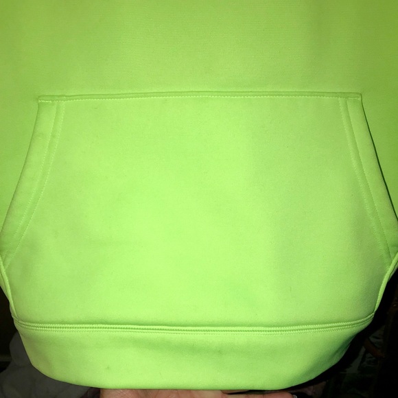 Under Armour Hoodie in Great Condition! - Picture 6 of 8